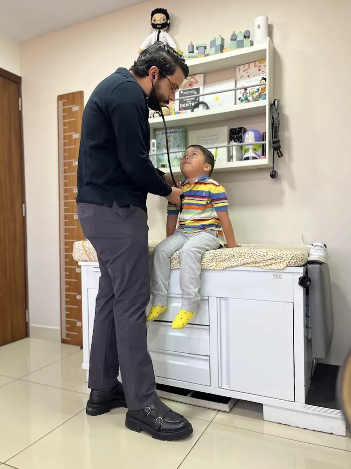 Dr. Patricio Flores / Pediatría y Neurodesarrollo
